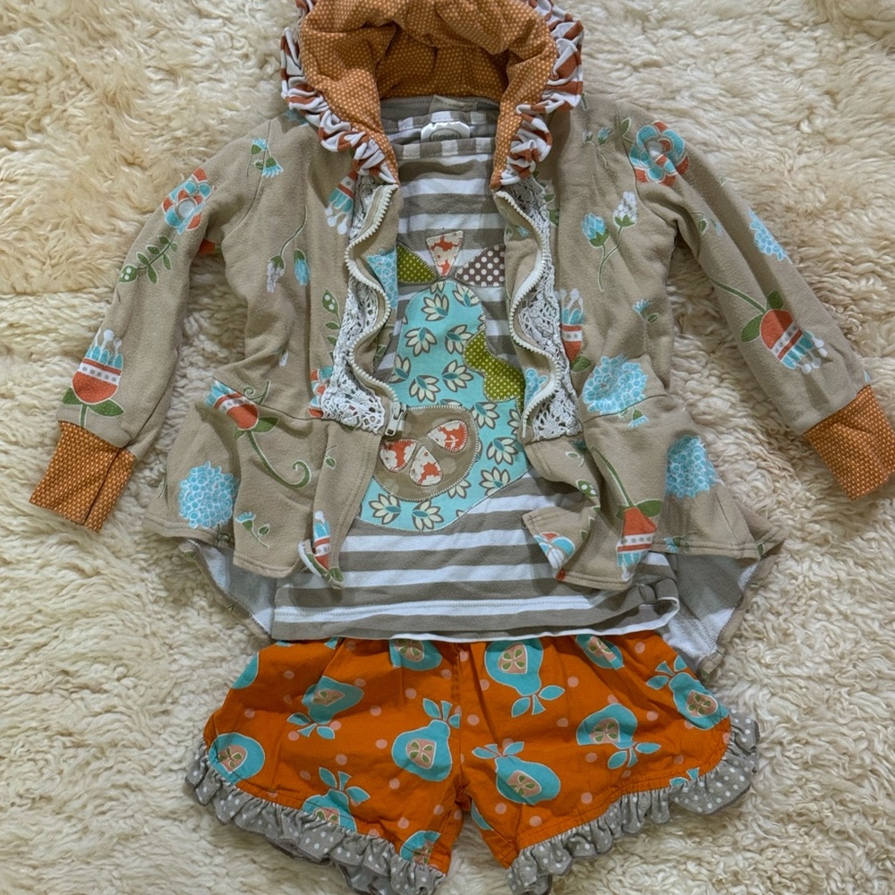 Persnickety Orange and Cream Striped Set